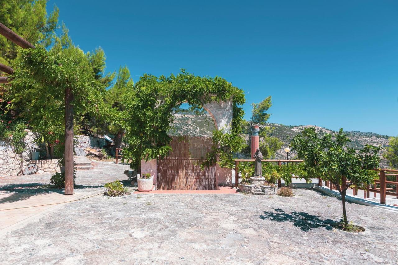 B&B La Scapola Mattinata Exterior photo