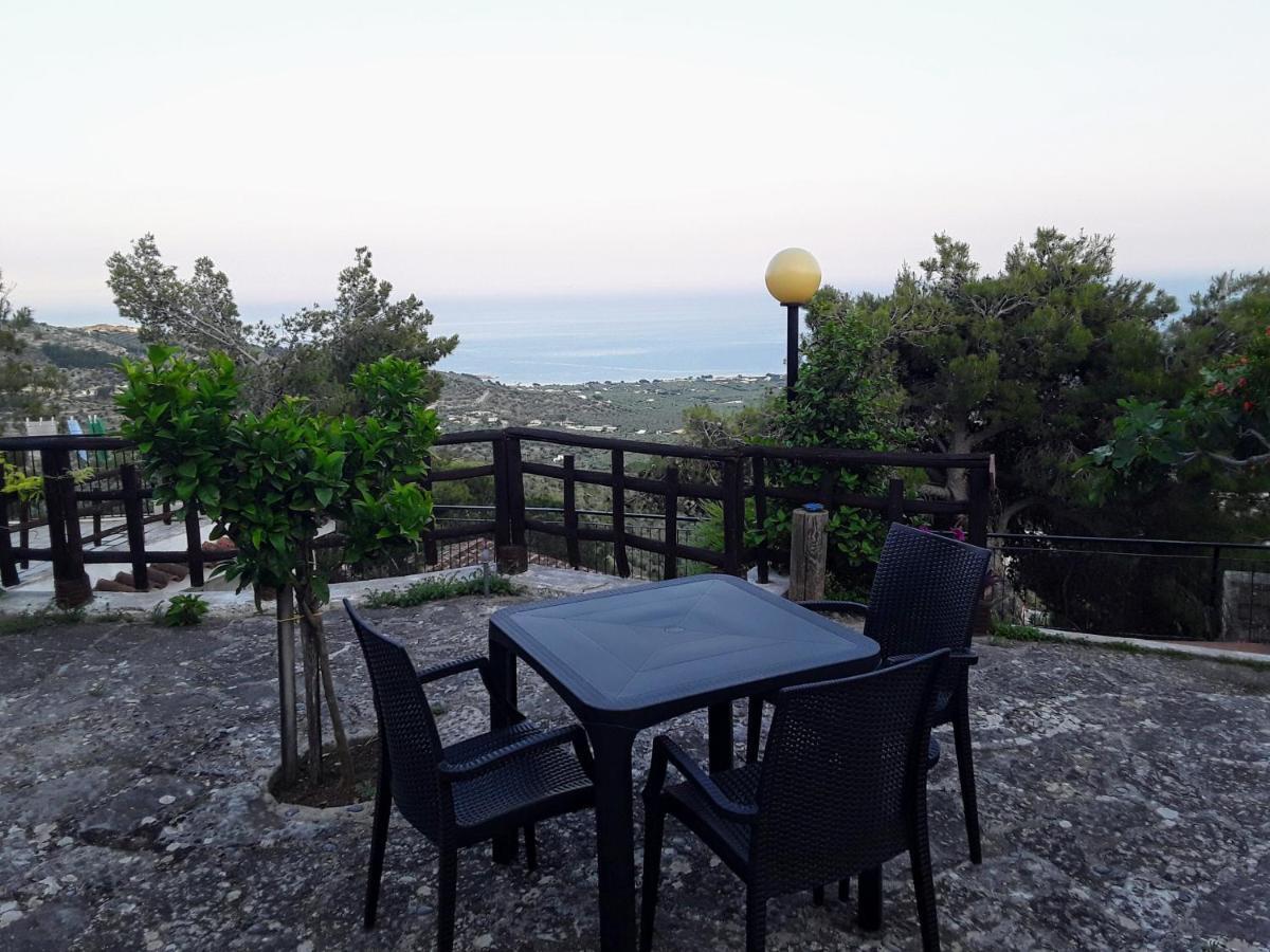 B&B La Scapola Mattinata Exterior photo